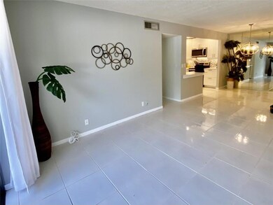21 Jacaranda Dr unit 124, Plantation, FL 33324 - photo 4