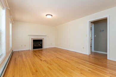 12 Scottland Rd Windham ME-large-004-039