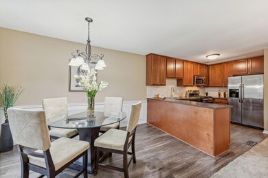 21-web-or-mls-06_Interior (2).jpg