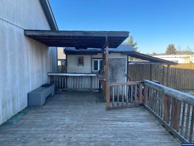 627 W Main St, Sheridan, OR 97378 - photo 5