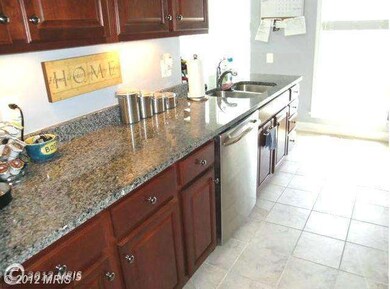 2163 Oberlin Dr unit 131A, Woodbridge, VA 22191 - photo 2