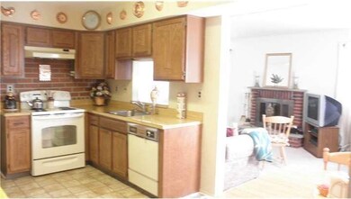 108 Malvern Ct, Mount Laurel, NJ 08054 - photo 2