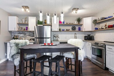 1061 W Beaver Creek Blvd-007-008-Kitchen