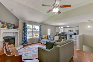 414 W Chestnut Rd, Nixa, MO 65714 - photo 4