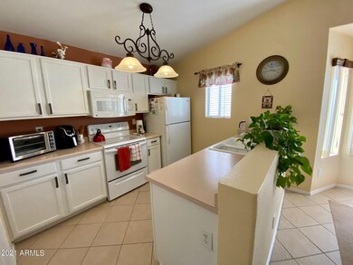 Open & Bright Kitchen 11