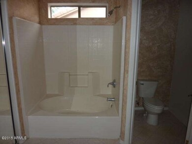 023-334850 Master bath garden tub