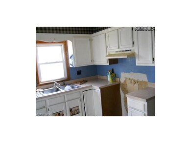 448 Coe Ave, Coshocton, OH 43812 - photo 6