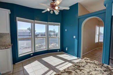 7718SilNugKitchNook