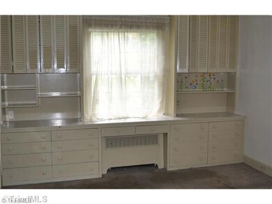 1500 Cloverdale Ave, Winston Salem, NC 27104 - photo 4