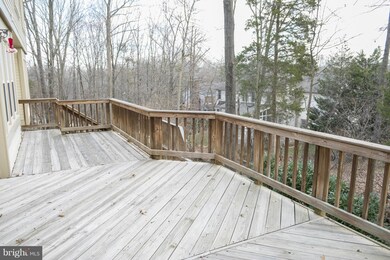 6189 Snowhill Ct, Centreville, VA 20120 - photo 4