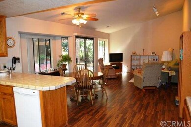 Complete with eating bar area the kitchen is open 