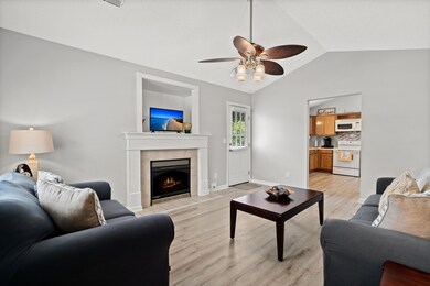 471 Courtland Dr, Summerville, SC 29483 - photo 4