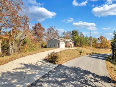 1044 Lake Smoky Rd, Sevierville, TN 37876 - photo 4