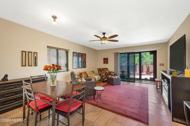 1952 W Misty Hollow Ln Tucson AZ 85704 (