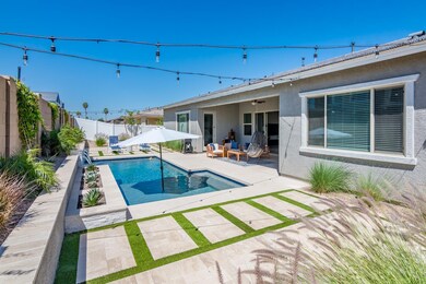 2513 E Pleasant Ln - Pool