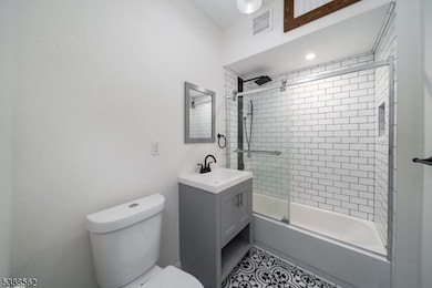 9 Kling St unit 2, West Orange, NJ 07052 - photo 6