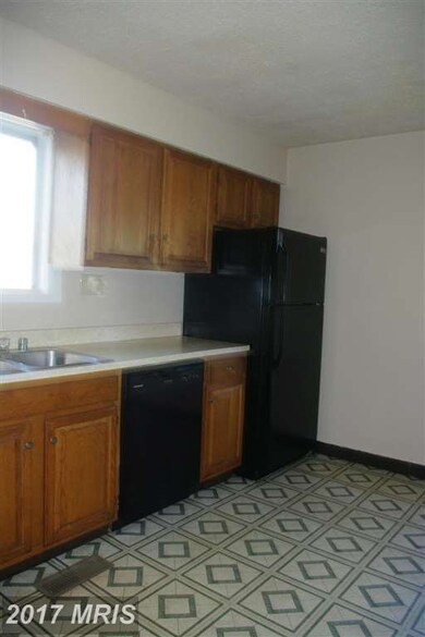 231 Key Ave, Brooklyn, MD 21225 - photo 4