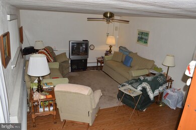 818 Lincoln Dr, Brookhaven, PA 19015 - photo 6