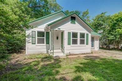 915 Pine St, Bonham, TX 75418 - photo 2