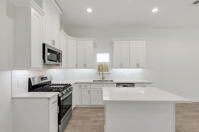 8327 Sunnyhill St, Houston, TX 77088 - photo 4