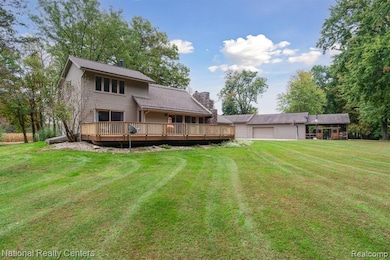 10 acres, pole barn, pond, garage, 2000+ sq ft amazing home!