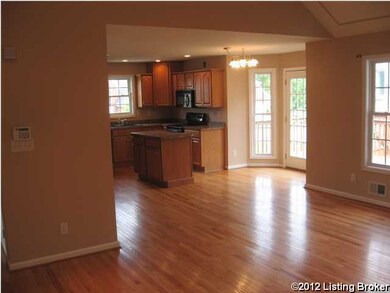 6305 Saskatchewan Dr, Louisville, KY 40228 - photo 5