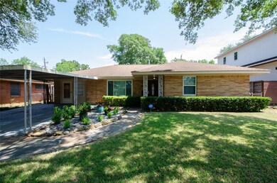 2110 Nina Lee Ln, Houston, TX 77018 - photo 2