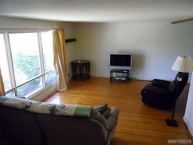 815 Deerfield Dr, North Tonawanda, NY 14120 - photo 2