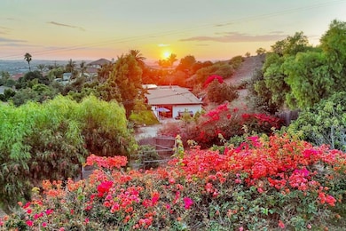 2056 Wonderview Dr, Vista, CA 92084 - photo 6