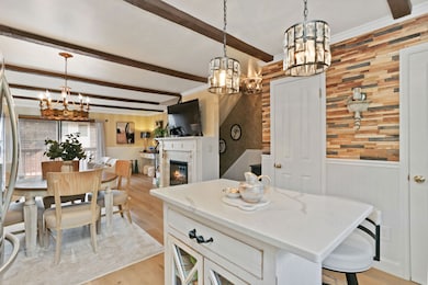 376 Knapps Hwy, Fairfield, CT 06825 - photo 4