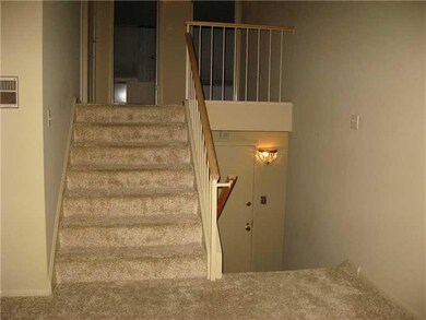 Entry/Foyer.