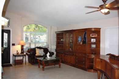 1609 W Evans