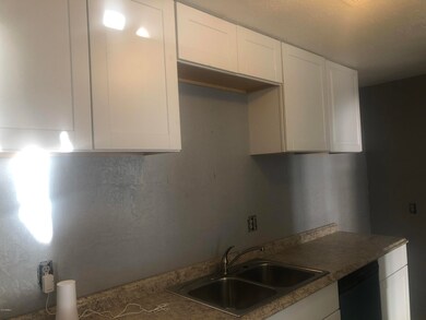 4449 N 49th Dr, Phoenix, AZ 85031 - photo 6