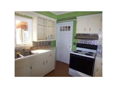 19 Toppa Blvd, Newport, RI 02840 - photo 2