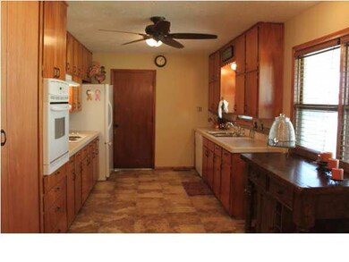 KITCHEN AND DINING AREA HAS BEEN UPDATED WITH CERA