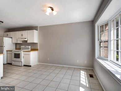 2302 Wheystone Ct, Vienna, VA 22182 - photo 5