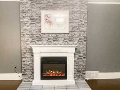 637 S 3rd Street-15