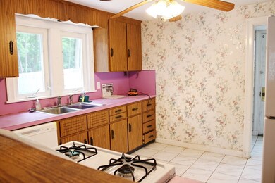 49 Newcomb Rd, Stoneham, MA 02180 - photo 5