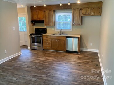 408 Millsaps Rd, Statesville, NC 28625 - photo 3