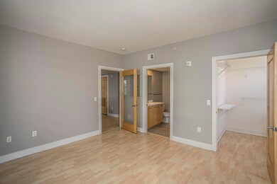 400 Walnut St_13