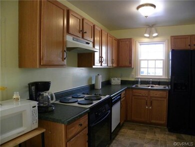 Eat-in Kitchen with electric range, dishwasher, an