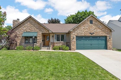 1600 Hidden Hollow Ln NW, Cedar Rapids, IA 52405 - photo 2