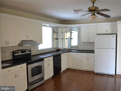 3310 Castleleigh Rd, Beltsville, MD 20705 - photo 7