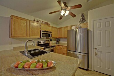 Kitchen w/Granite