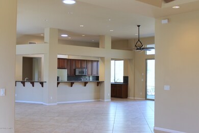 KITCHEN/GREATROOM