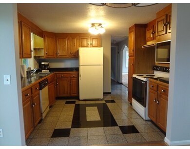 5 Laramee St, Chicopee, MA 01020 - photo 2