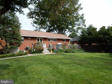 5623 Magnolia Ln, Alexandria, VA 22311 - photo 3