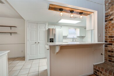 3911 Black Locust Dr, Houston, TX 77088 - photo 7