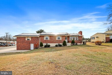 7400 Locust Dr, Hanover, MD 21076 - photo 2