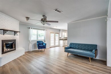 1157 Irwin Dr, Hurst, TX 76053 - photo 5